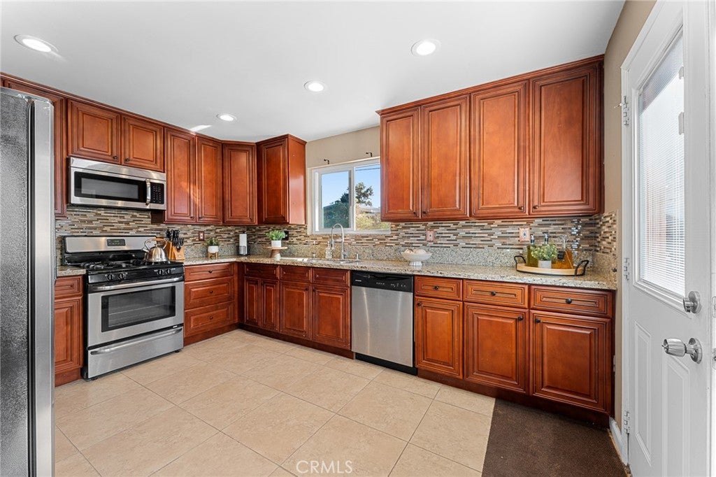 Redlands, California, 92374, United States, 4 Bedrooms Bedrooms, ,2 BathroomsBathrooms,Residential,For Sale,1987095