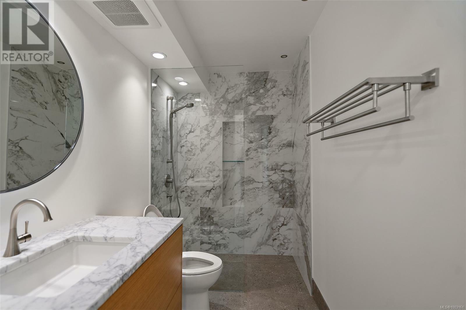 OAK BAY, British Columbia, V8S 2N6, CA, 2 Bedrooms Bedrooms, ,2 BathroomsBathrooms,Residential,For Sale,1874610