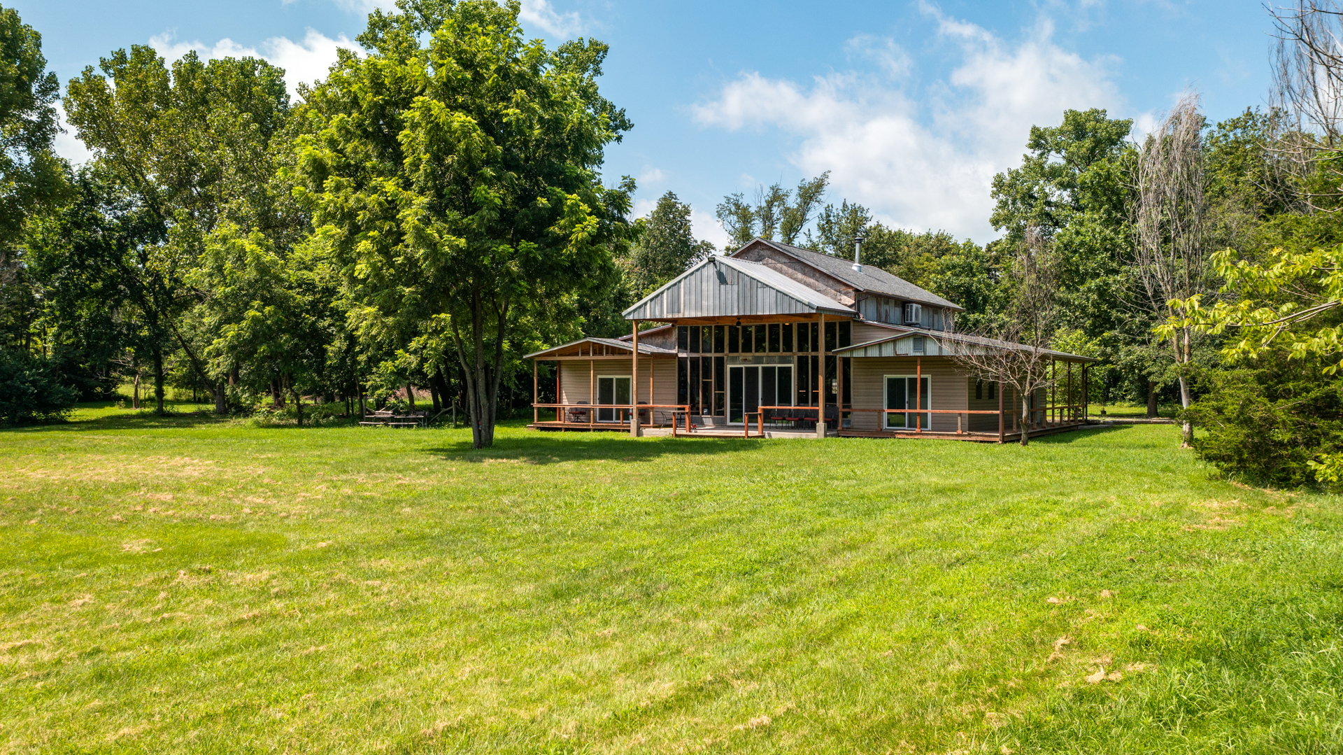 Sawyerville, Illinois, 62085, United States, 3 Bedrooms Bedrooms, ,3 BathroomsBathrooms,Residential,For Sale,1983807
