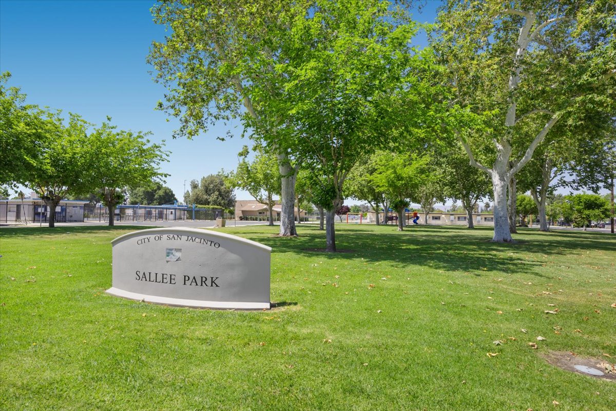 San Jacinto, California, 92583, United States, 6 Bedrooms Bedrooms, ,4 BathroomsBathrooms,Residential,For Sale,1977505