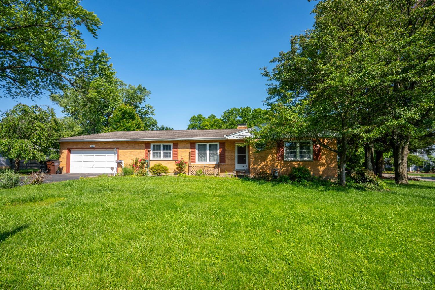 Montgomery, Ohio, 45242, United States, 4 Bedrooms Bedrooms, ,4 BathroomsBathrooms,Residential,For Sale,1847431
