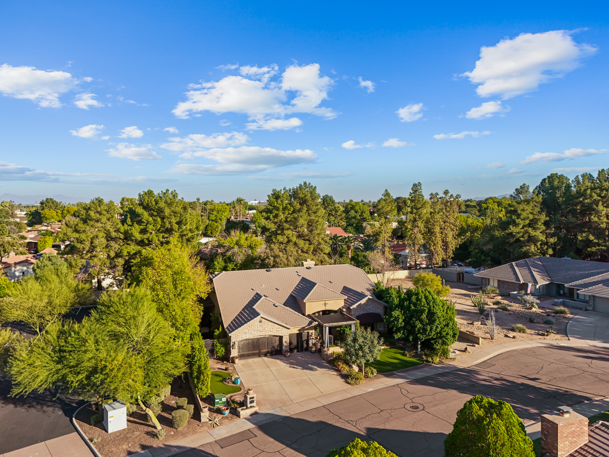 Tempe, Arizona, 85284, United States, 5 Bedrooms Bedrooms, ,3 BathroomsBathrooms,Residential,For Sale,1989924