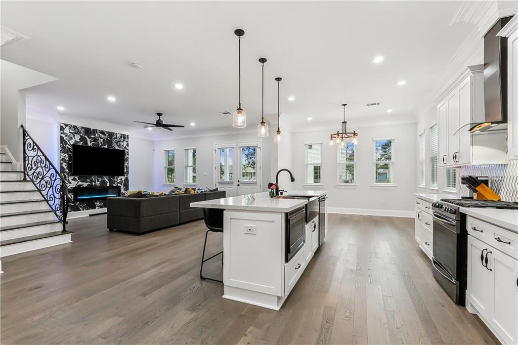New Orleans, Louisiana, 70122, United States, 4 Bedrooms Bedrooms, ,4 BathroomsBathrooms,Residential,For Sale,1941727