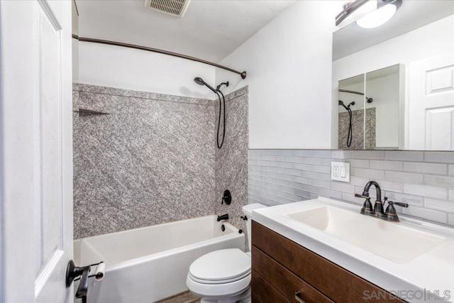 El Cajon, California, 92019, United States, 3 Bedrooms Bedrooms, ,4 BathroomsBathrooms,Residential,For Sale,1872864