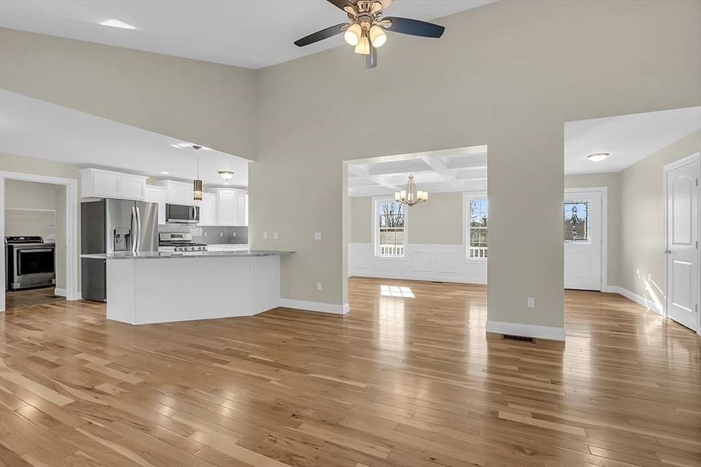 Leominster, Massachusetts, 01453, United States, 3 Bedrooms Bedrooms, ,2 BathroomsBathrooms,Residential,For Sale,1826440
