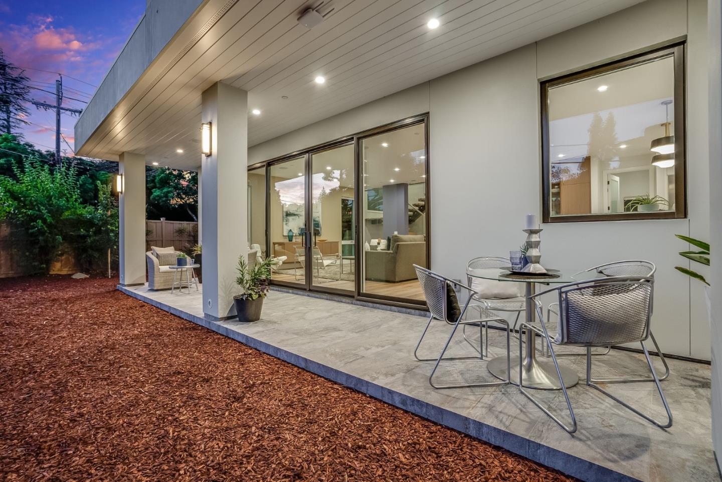 Palo Alto, California, 94303, United States, 4 Bedrooms Bedrooms, ,5 BathroomsBathrooms,Residential,For Sale,1906712