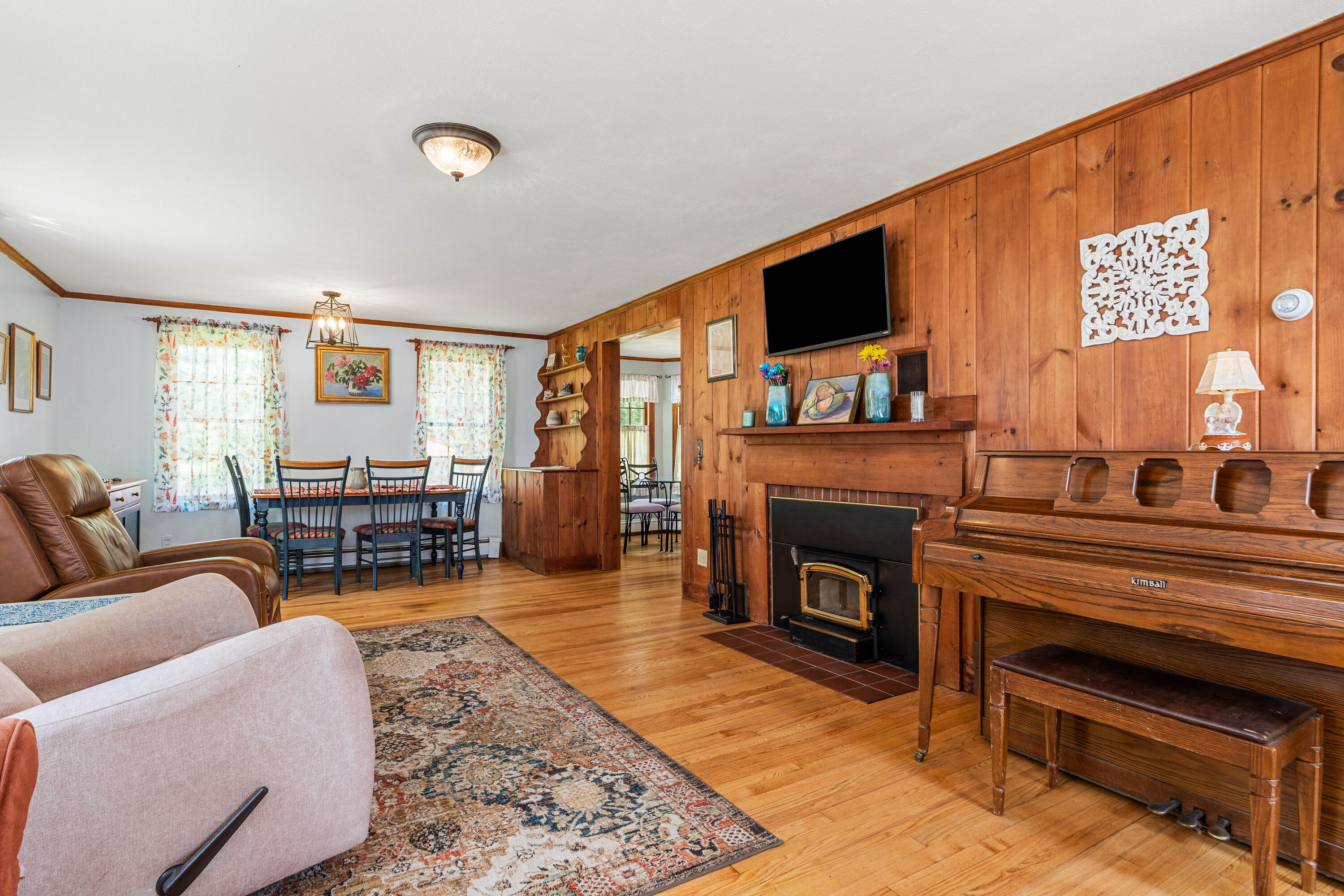 Alfred, Maine, 04002, United States, 3 Bedrooms Bedrooms, ,2 BathroomsBathrooms,Residential,For Sale,1896195