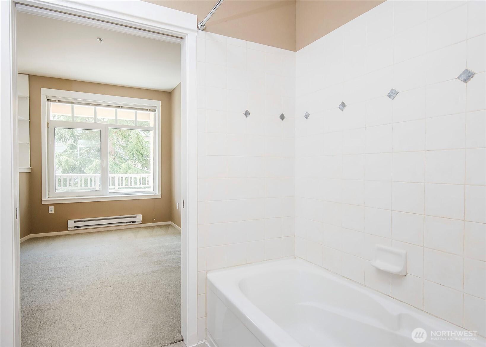 KIRKLAND, Washington, 98033, United States, 1 Bedroom Bedrooms, ,1 BathroomBathrooms,Residential,For Sale,1778230