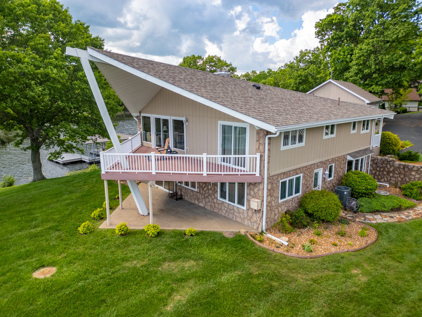 Marion, Illinois, 62959, United States, 3 Bedrooms Bedrooms, ,3 BathroomsBathrooms,Residential,For Sale,1936855