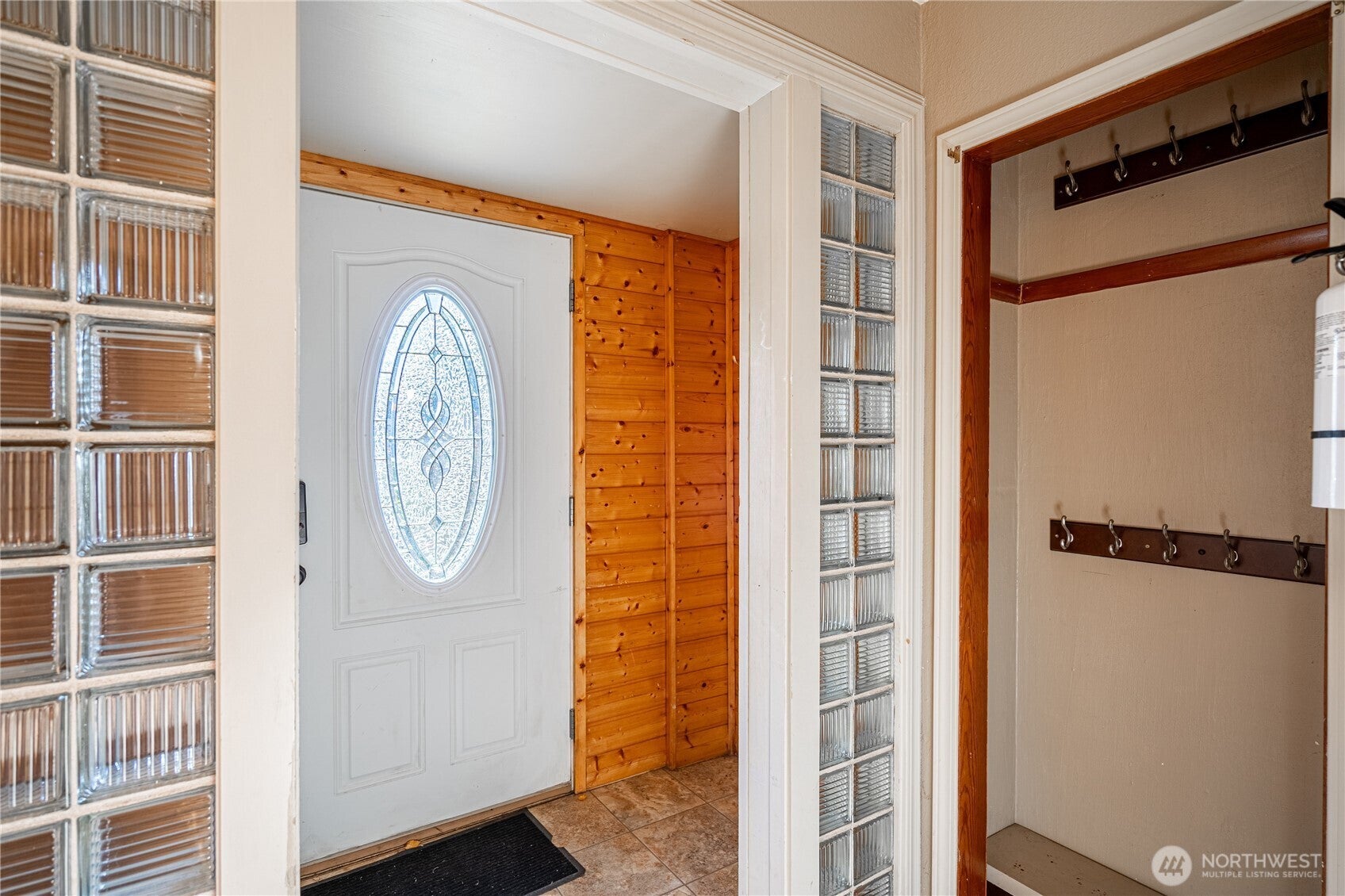 Manson, Washington, 98831, United States, 3 Bedrooms Bedrooms, ,2 BathroomsBathrooms,Residential,For Sale,1992965