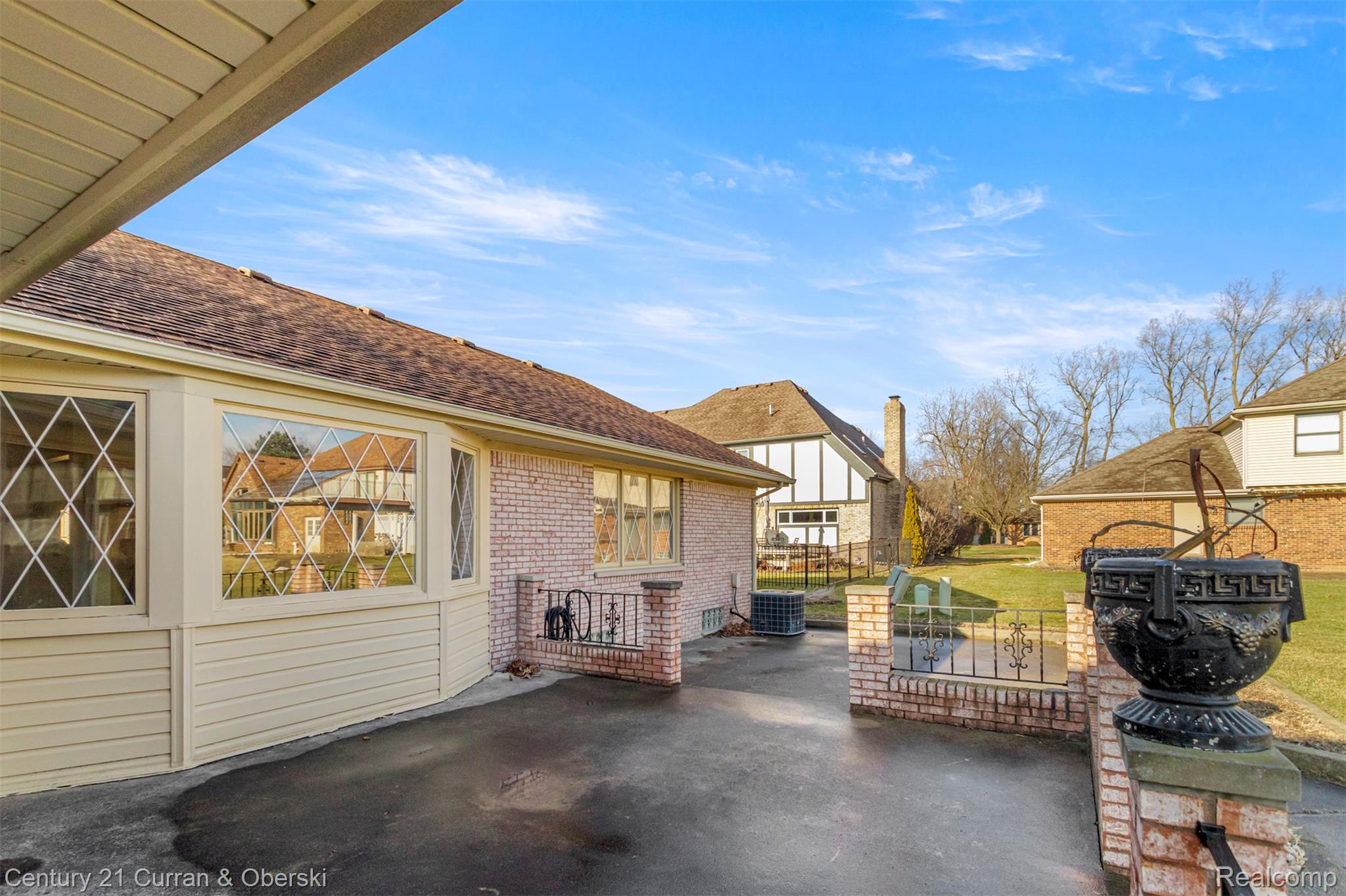 Livonia, Michigan, 48152, United States, 3 Bedrooms Bedrooms, ,3 BathroomsBathrooms,Residential,For Sale,2011700