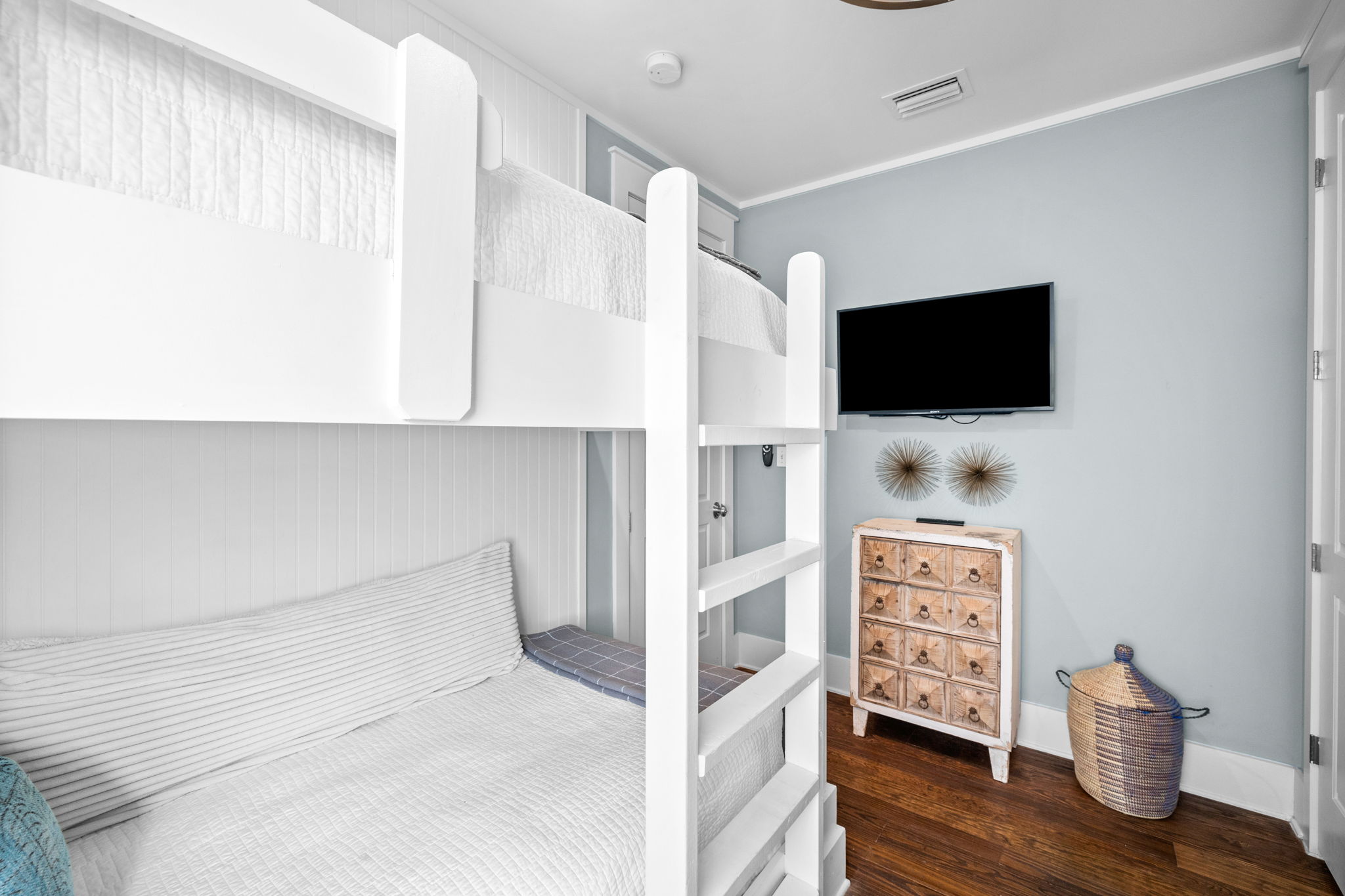  Updated Beach House Close To Beach And Enviable Amenities - 物件實景