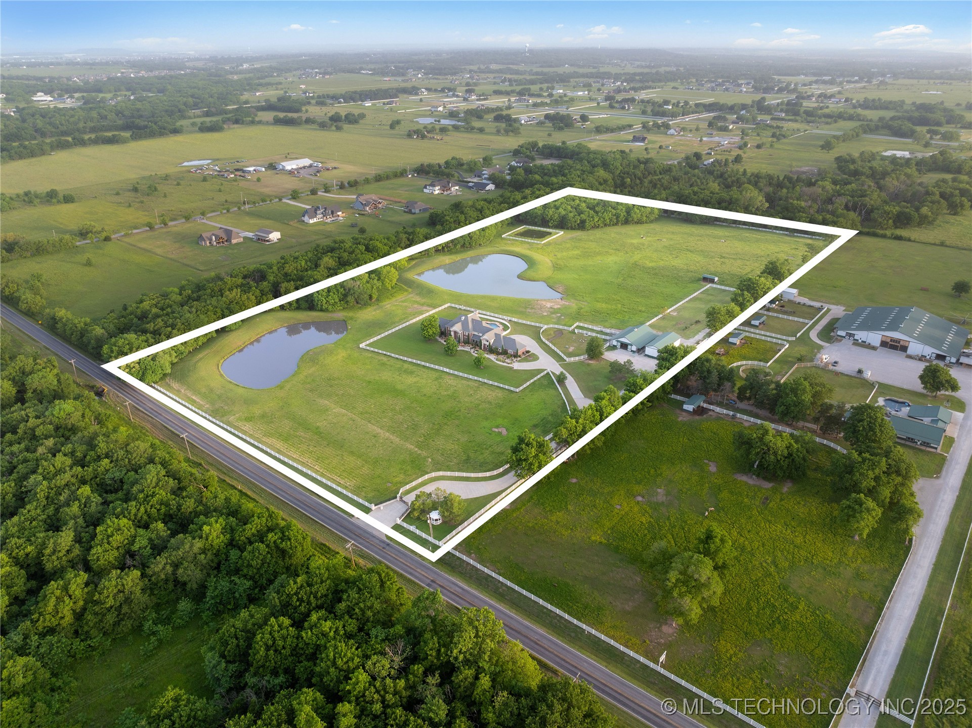 Bixby, Oklahoma, 74008, United States, 4 Bedrooms Bedrooms, ,5 BathroomsBathrooms,Residential,For Sale,1837310