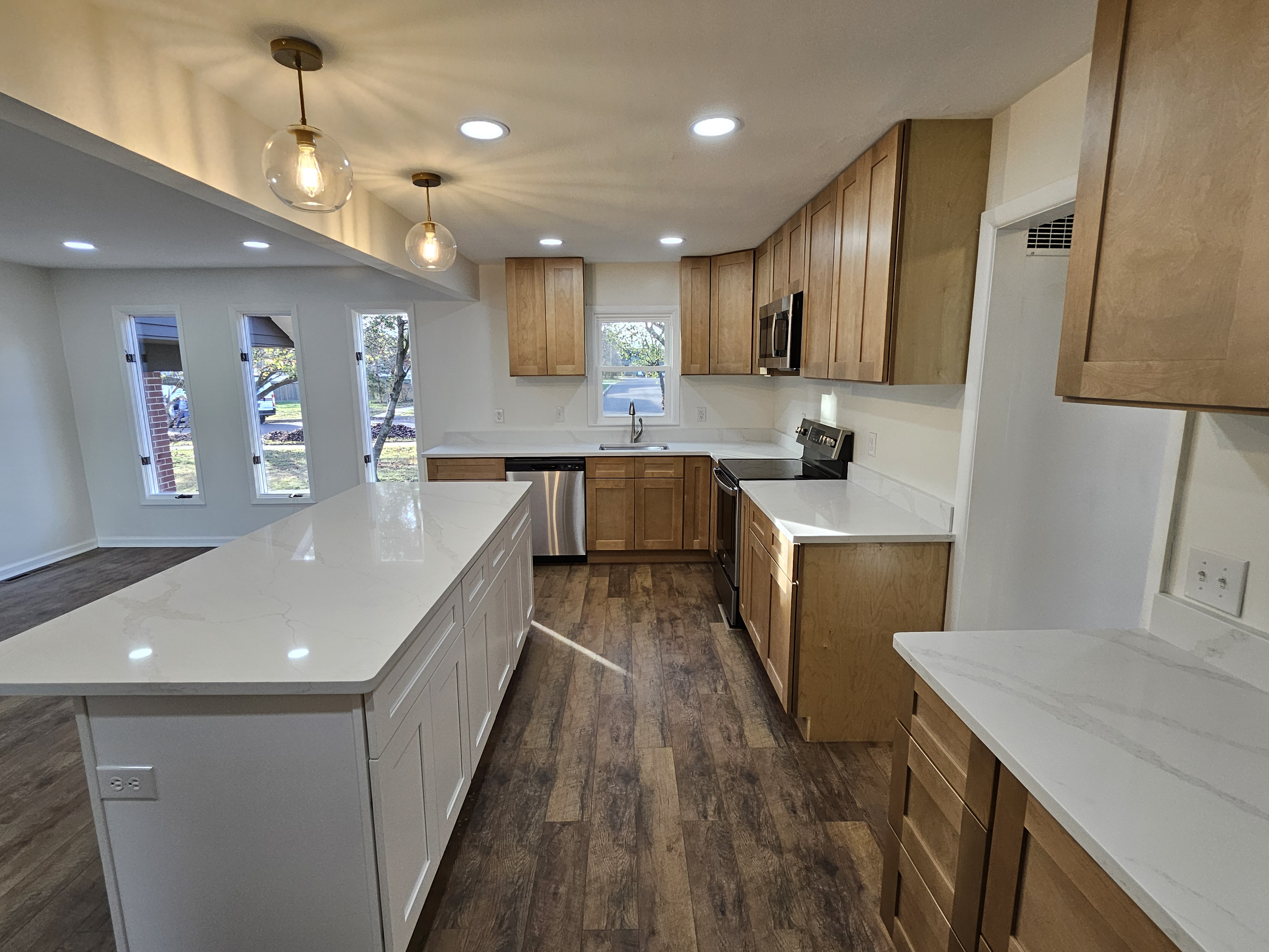 Monett, Missouri, 65708, United States, 4 Bedrooms Bedrooms, ,4 BathroomsBathrooms,Residential,For Sale,1998784