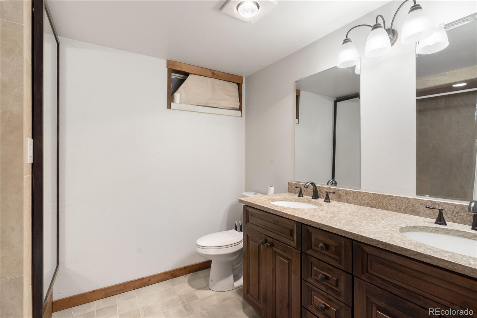 Evergreen, Colorado, 80439, United States, 5 Bedrooms Bedrooms, ,1 BathroomBathrooms,Residential,For Sale,1992096