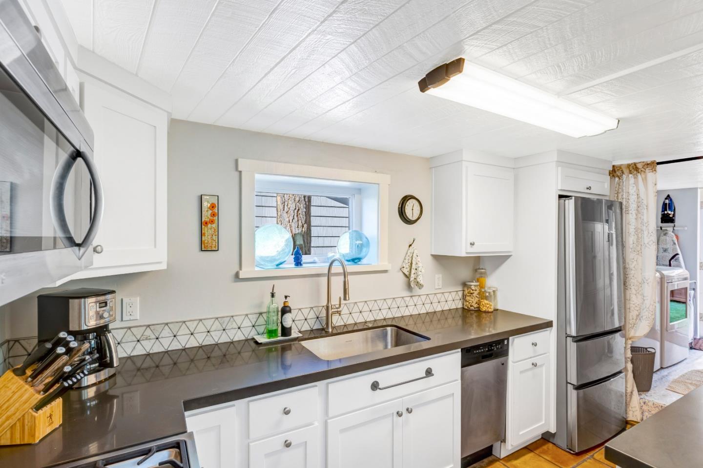 Pacific Grove, California, 93950, United States, 3 Bedrooms Bedrooms, ,2 BathroomsBathrooms,Residential,For Sale,1999669