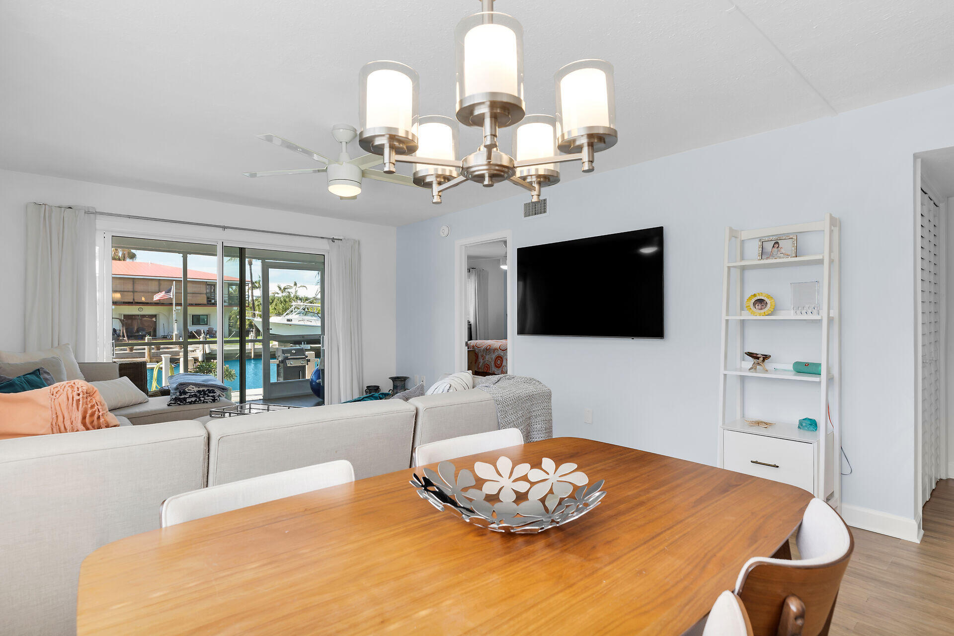 MARATHON, Florida, 33050, United States, 2 Bedrooms Bedrooms, ,2 BathroomsBathrooms,Residential,For Sale,1991254