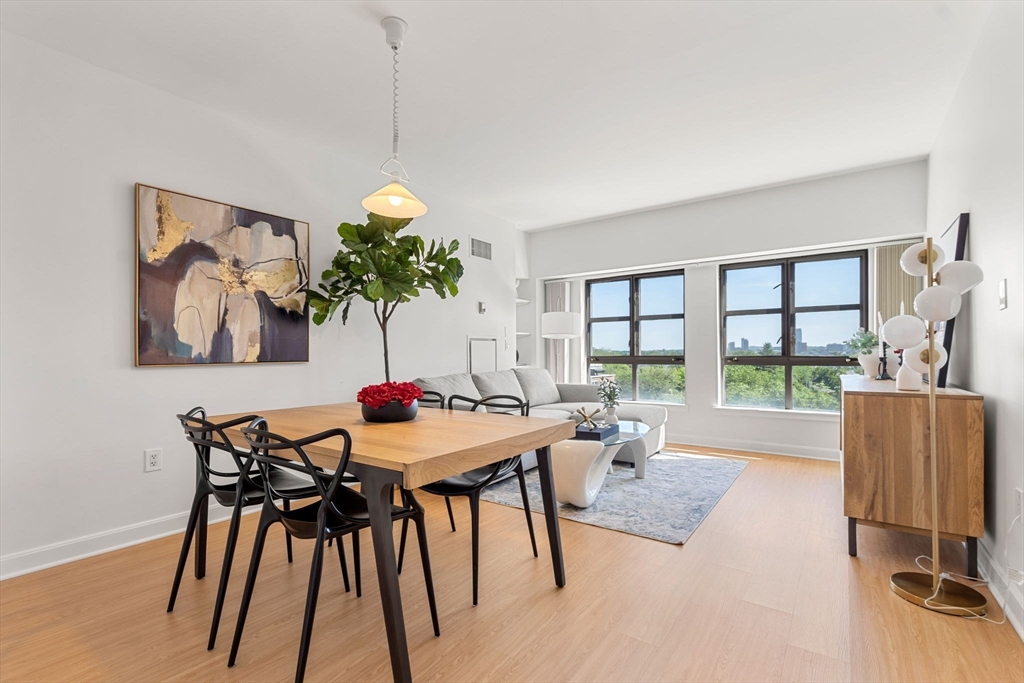 Cambridge, Massachusetts, 02139, United States, 1 Bedroom Bedrooms, ,2 BathroomsBathrooms,Residential,For Sale,1875314