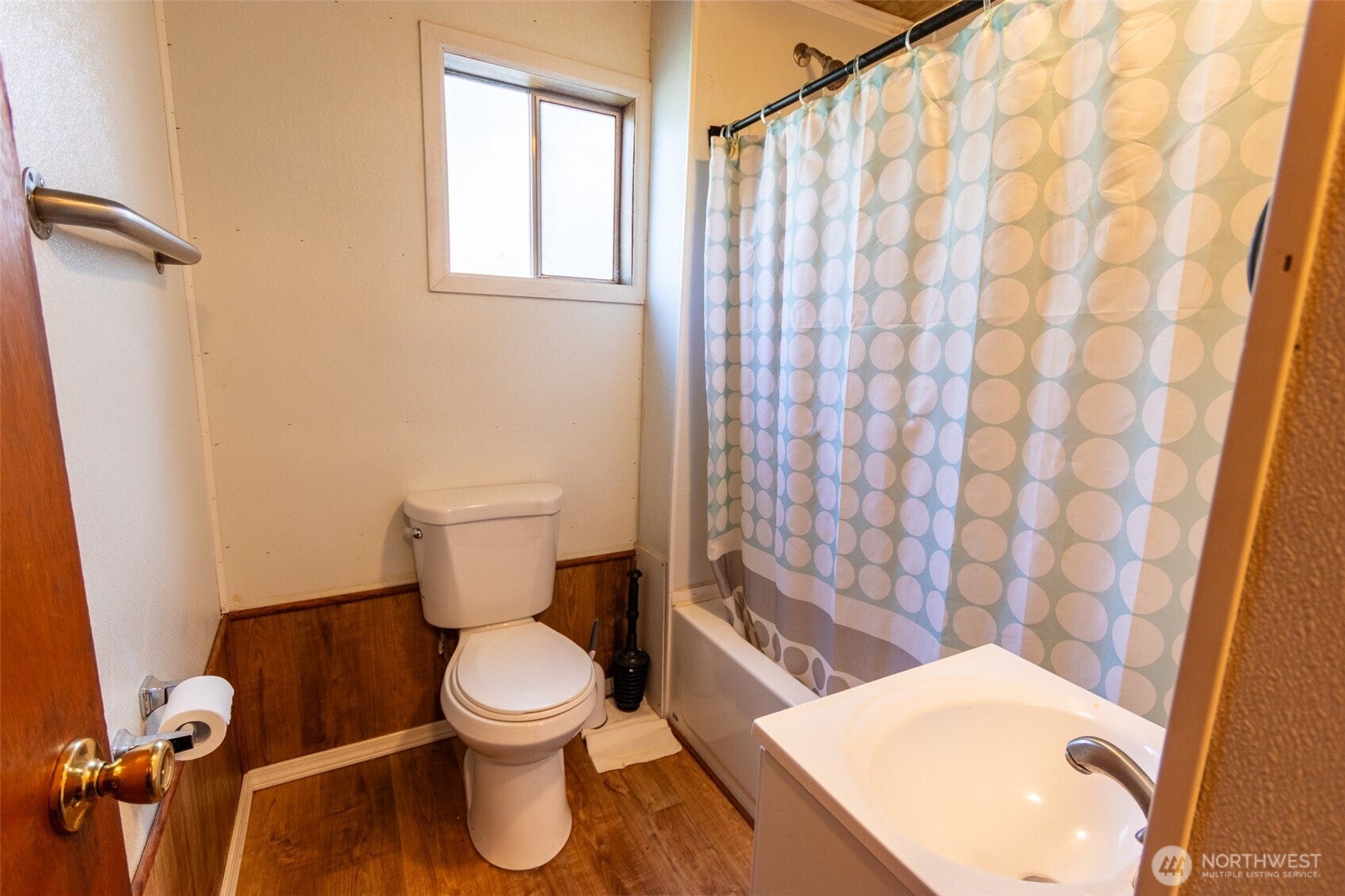 Tonasket, Washington, 98855, United States, ,Residential,For Sale,2001700