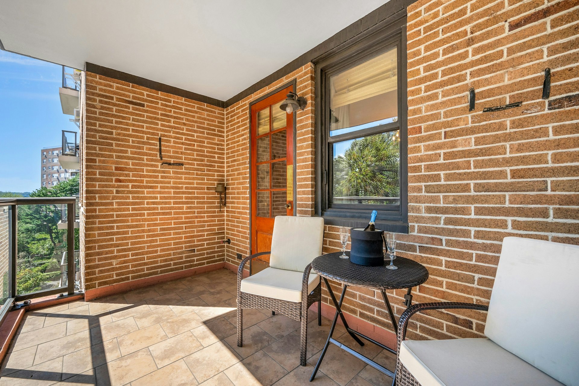  735 Kappock Street - 物件實景