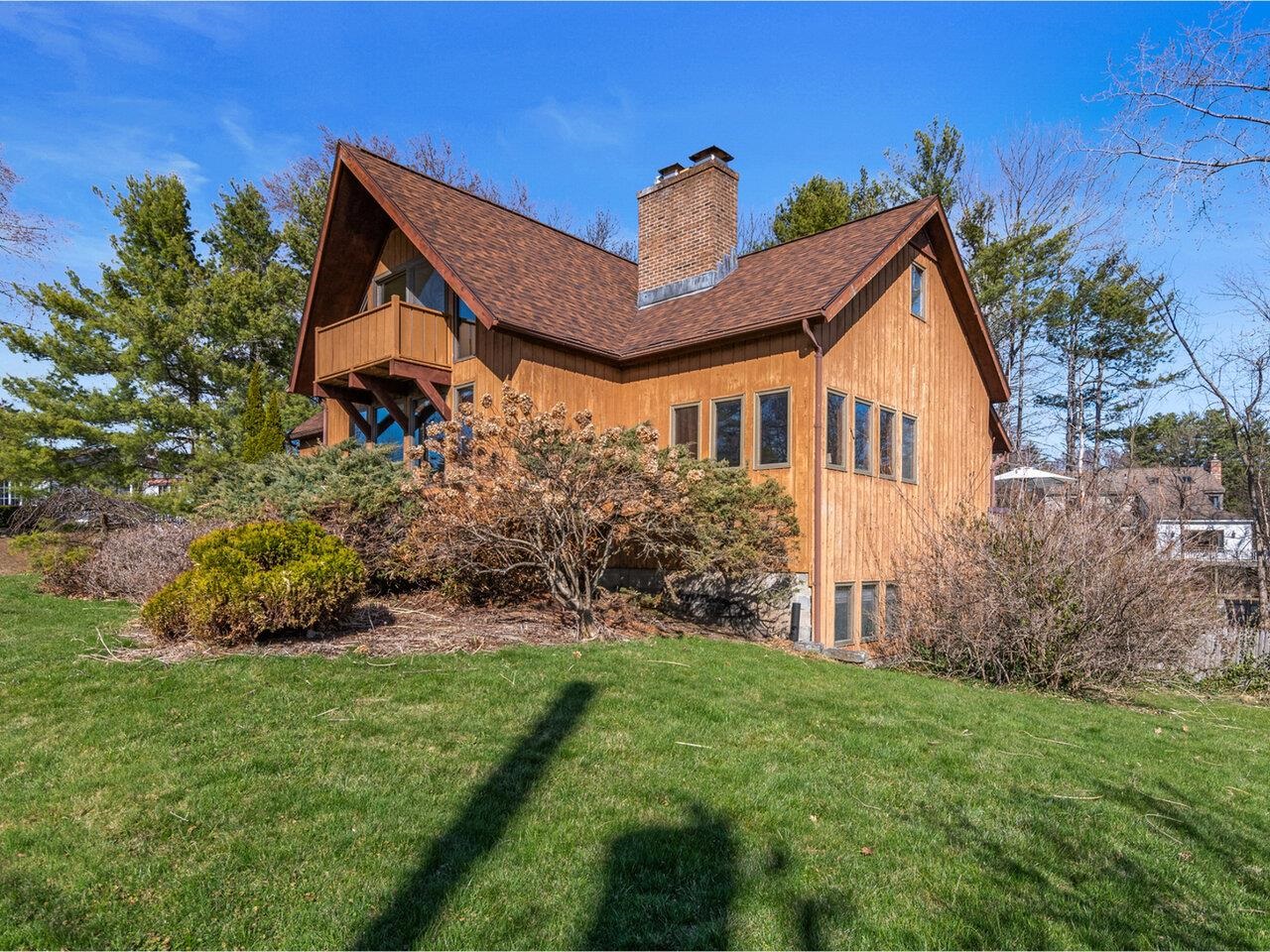 Burlington, Vermont, 05401, United States, 2 Bedrooms Bedrooms, ,3 BathroomsBathrooms,Residential,For Sale,1883018