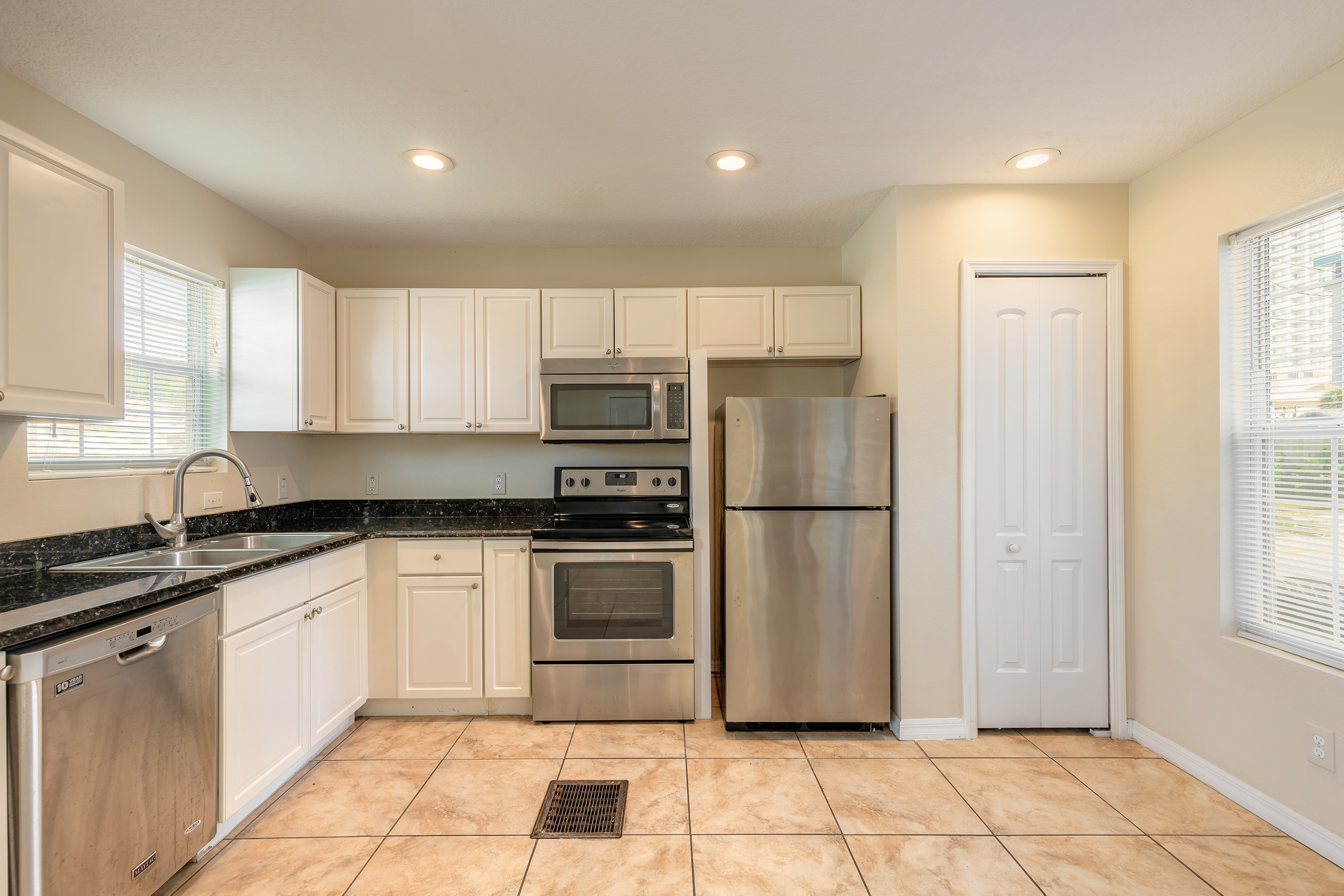 Daytona Beach, Florida, 32118, United States, 5 Bedrooms Bedrooms, ,3 BathroomsBathrooms,Residential,For Sale,1982545