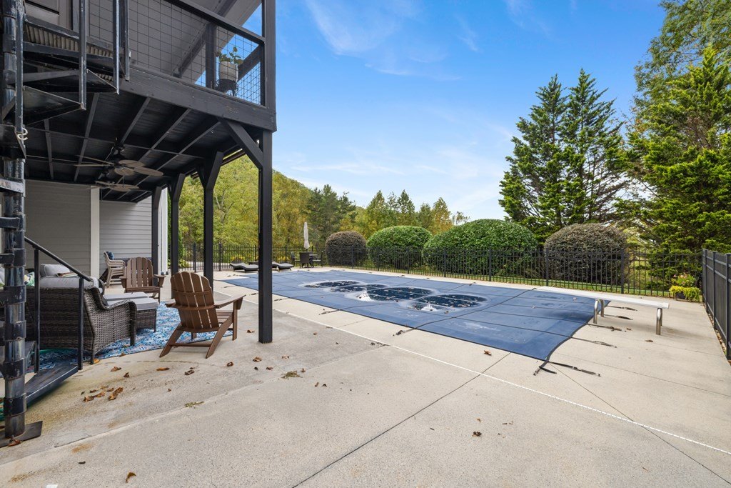 Hayesville, North Carolina, 28904, United States, 3 Bedrooms Bedrooms, ,4 BathroomsBathrooms,Residential,For Sale,1974136