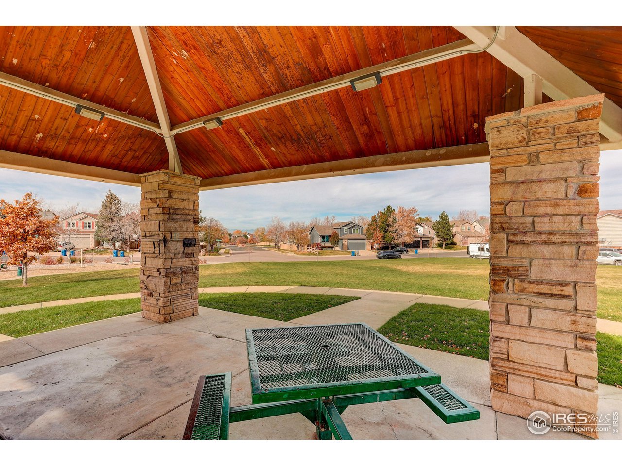 Aurora, Colorado, 80015, United States, 4 Bedrooms Bedrooms, ,2 BathroomsBathrooms,Residential,For Sale,2001847