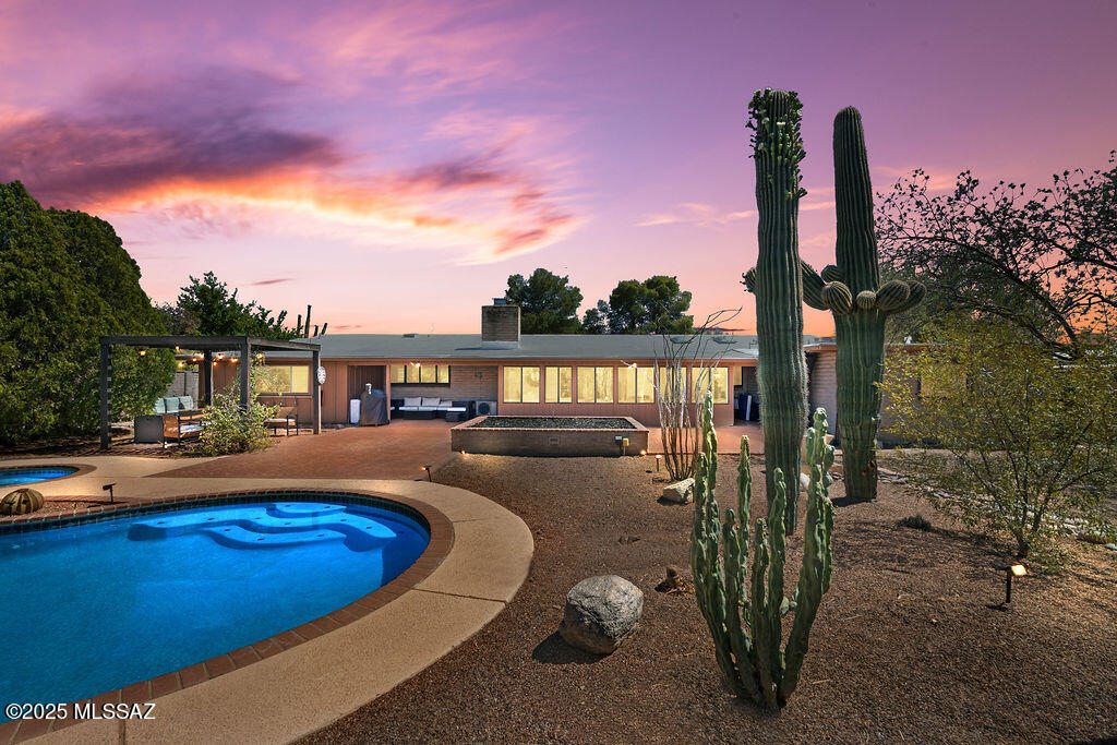Tucson, Arizona, 85750, United States, 4 Bedrooms Bedrooms, ,3 BathroomsBathrooms,Residential,For Sale,1818132