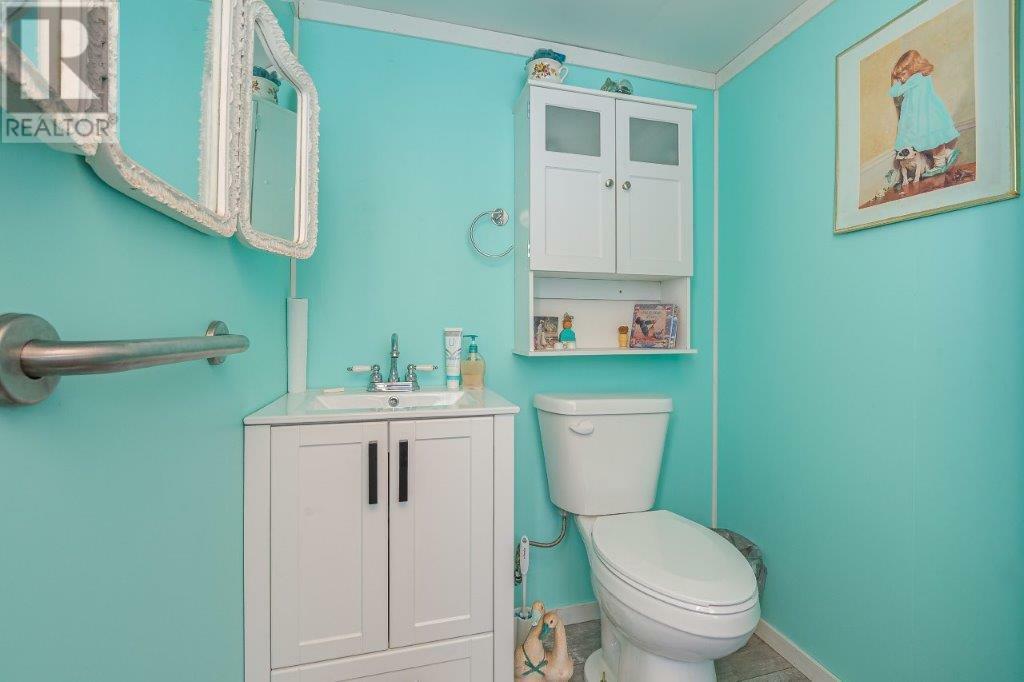 MALAKWA, British Columbia, V0E 2J0, CA, 2 Bedrooms Bedrooms, ,Residential,For Sale,1839032