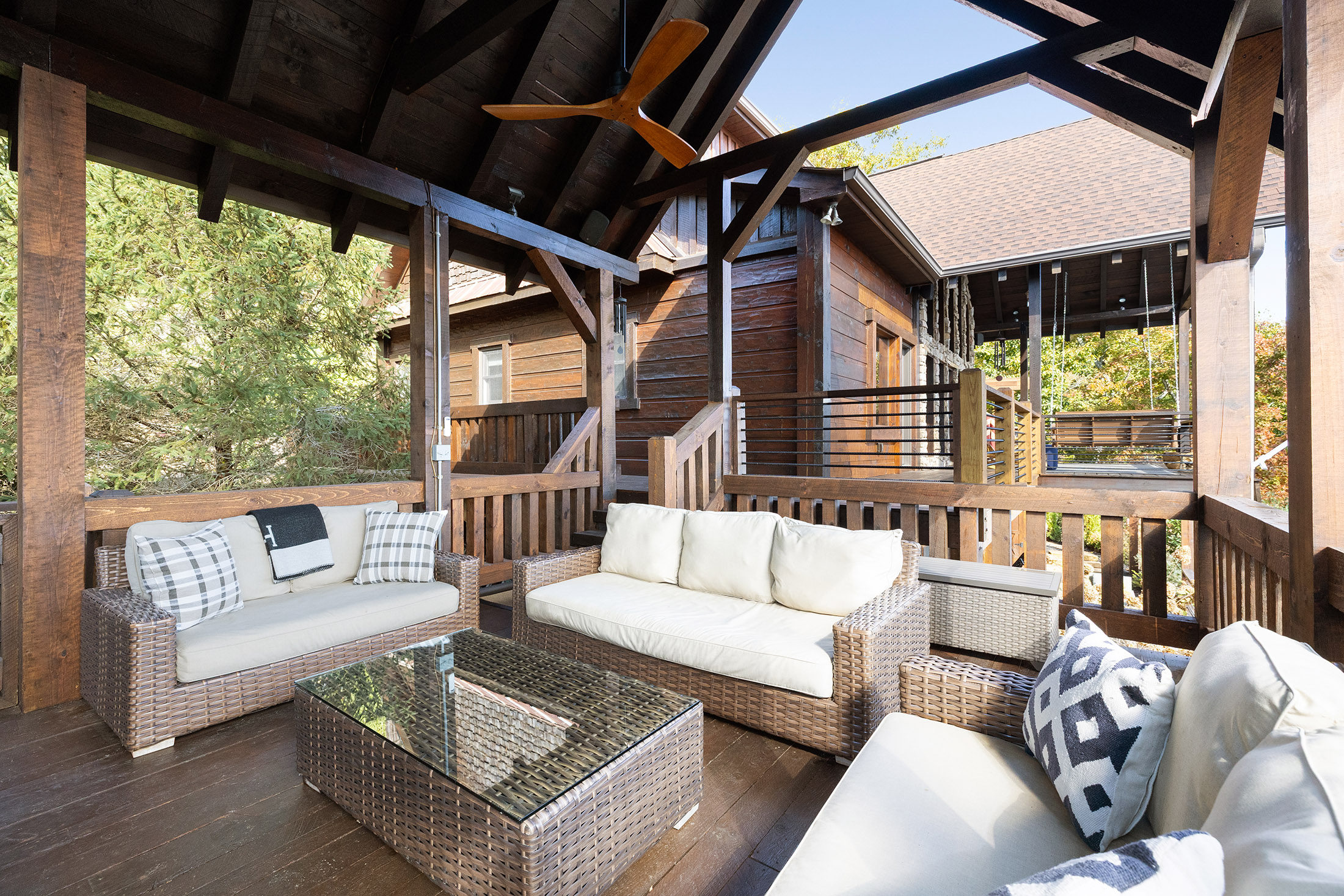  Mineral Bluff Retreat Offers Resort-caliber Outdoor Living and Sweeping Views - 物件實景