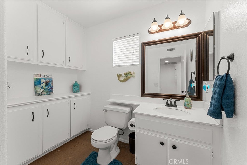 Yucaipa, California, 92399, United States, 5 Bedrooms Bedrooms, ,3 BathroomsBathrooms,Residential,For Sale,1943197