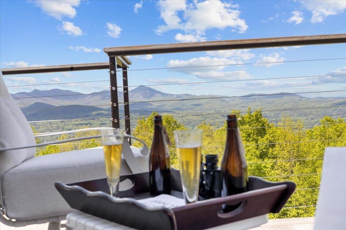 Stowe, Vermont, 05672, United States, 4 Bedrooms Bedrooms, ,6 BathroomsBathrooms,Residential,For Sale,1840116