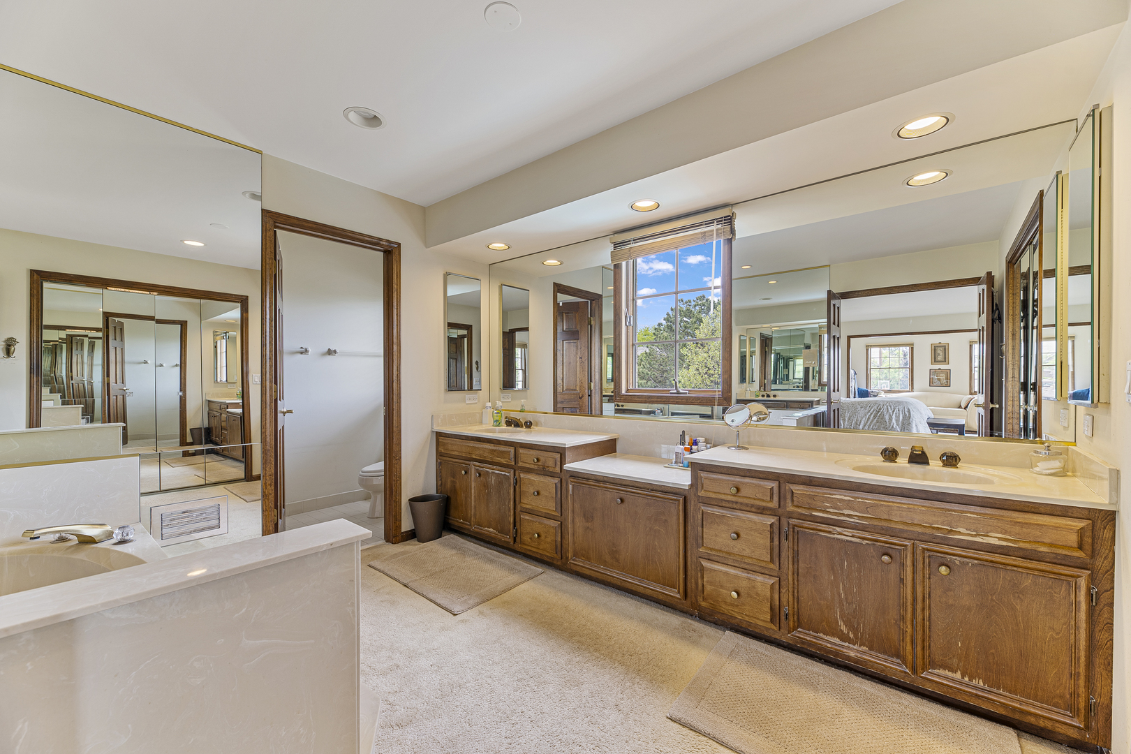 Glenview, Illinois, 60026, United States, 5 Bedrooms Bedrooms, ,4 BathroomsBathrooms,Residential,For Sale,1951003