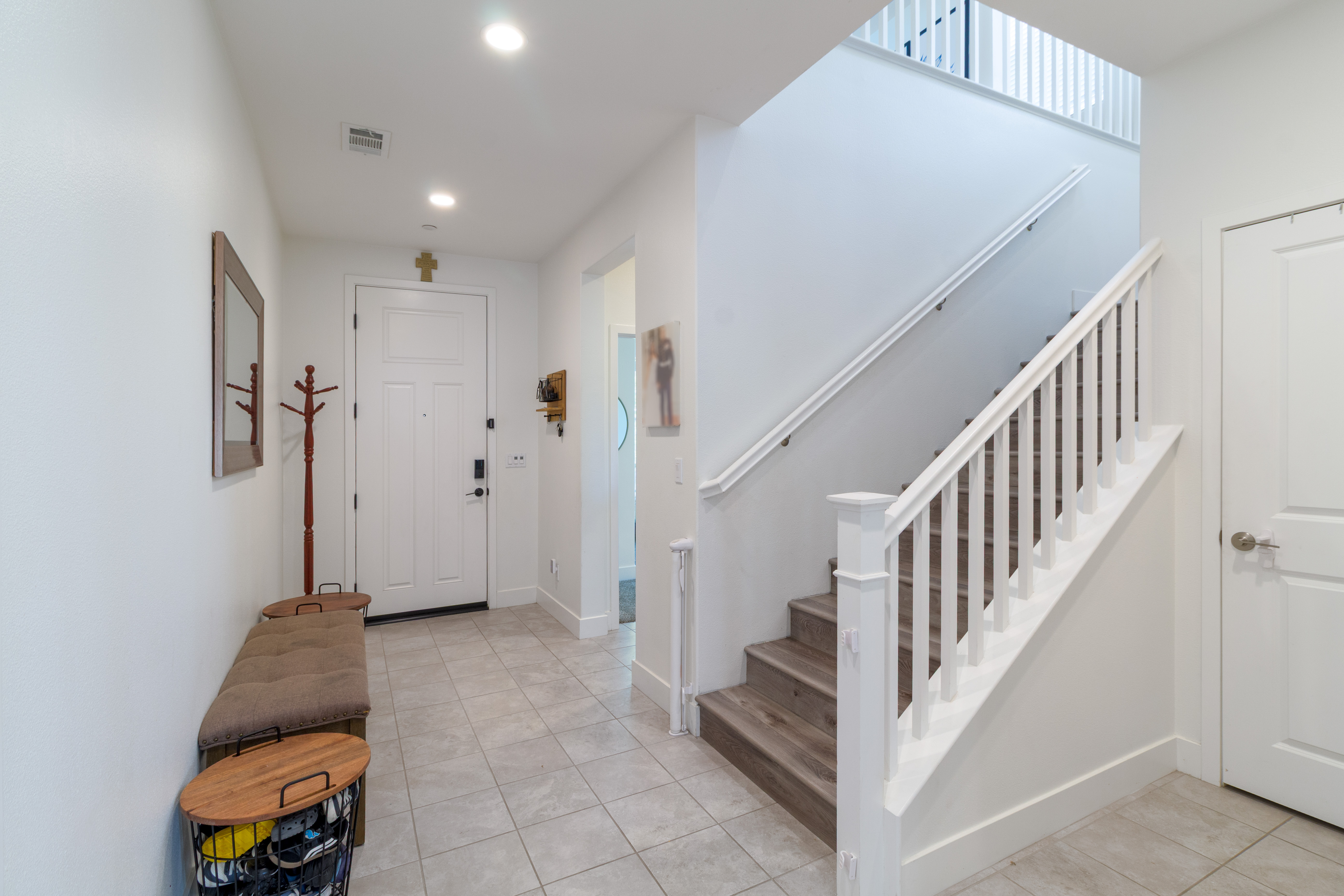 Corona, California, 92883, United States, 4 Bedrooms Bedrooms, ,3 BathroomsBathrooms,Residential,For Sale,1922003