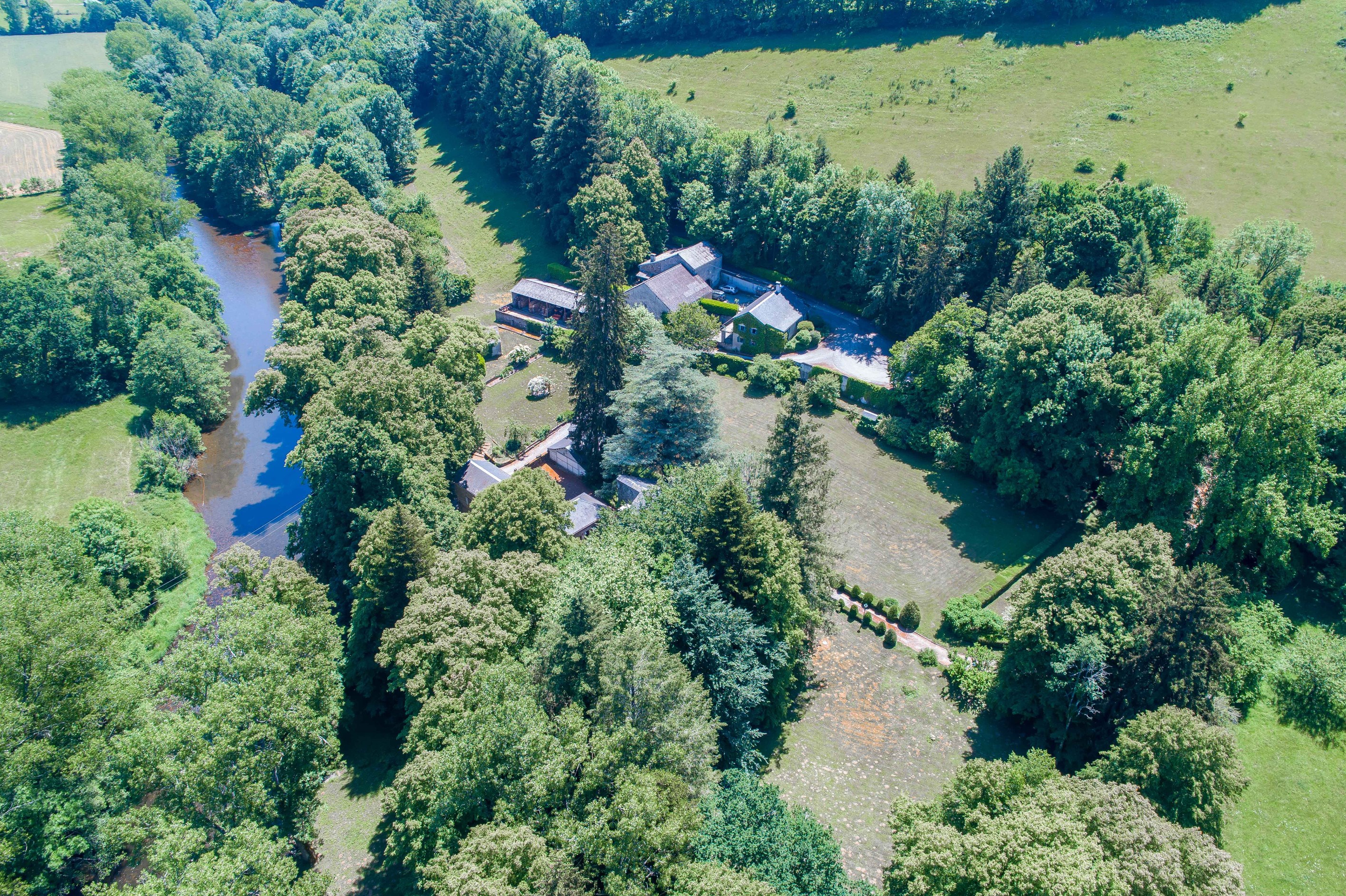  55 hectares, castel and 3 houses - 物件實景