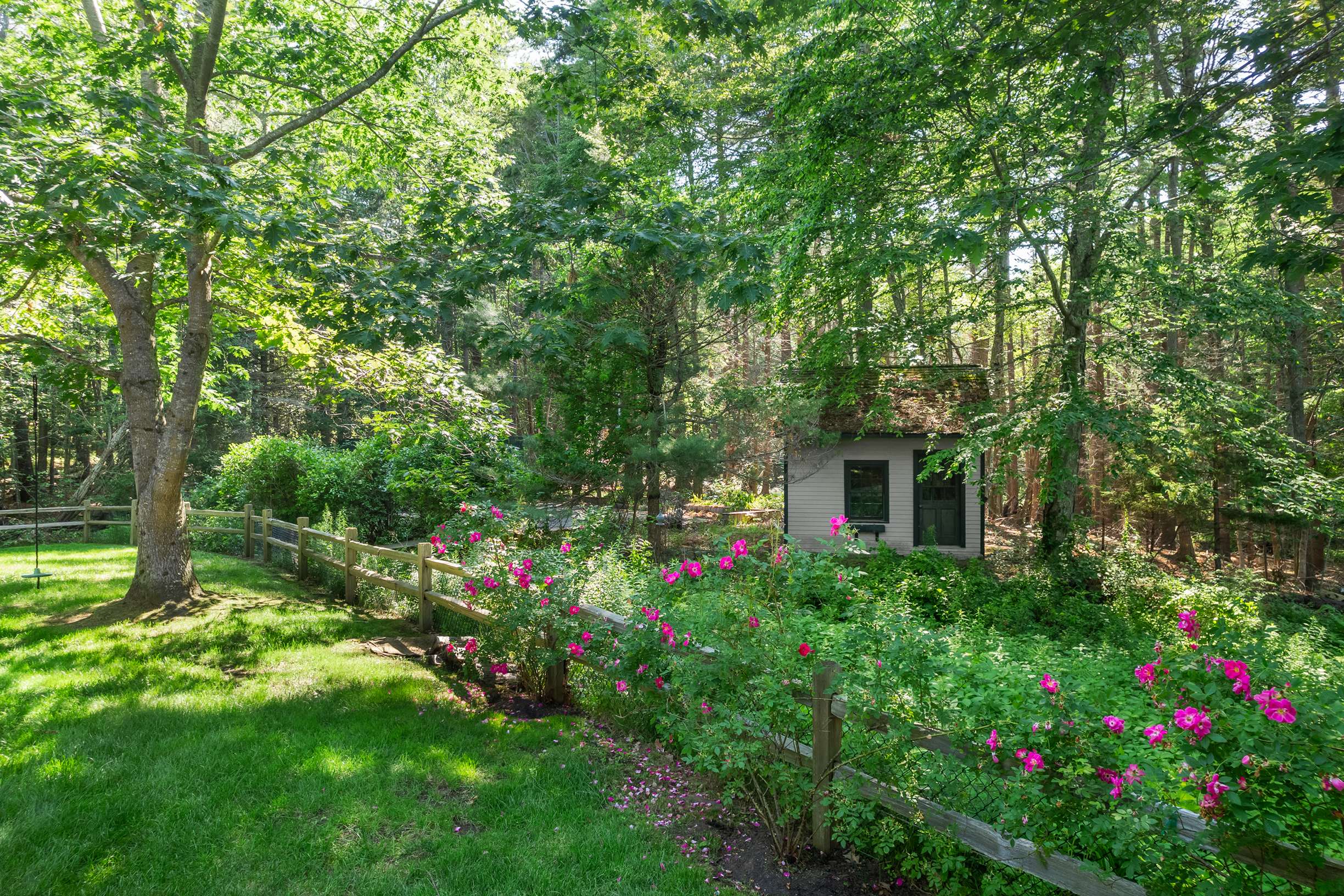  Elegant Shingled Maine Cottage with Modern Flair on 2.63 Acres in York - 物件實景