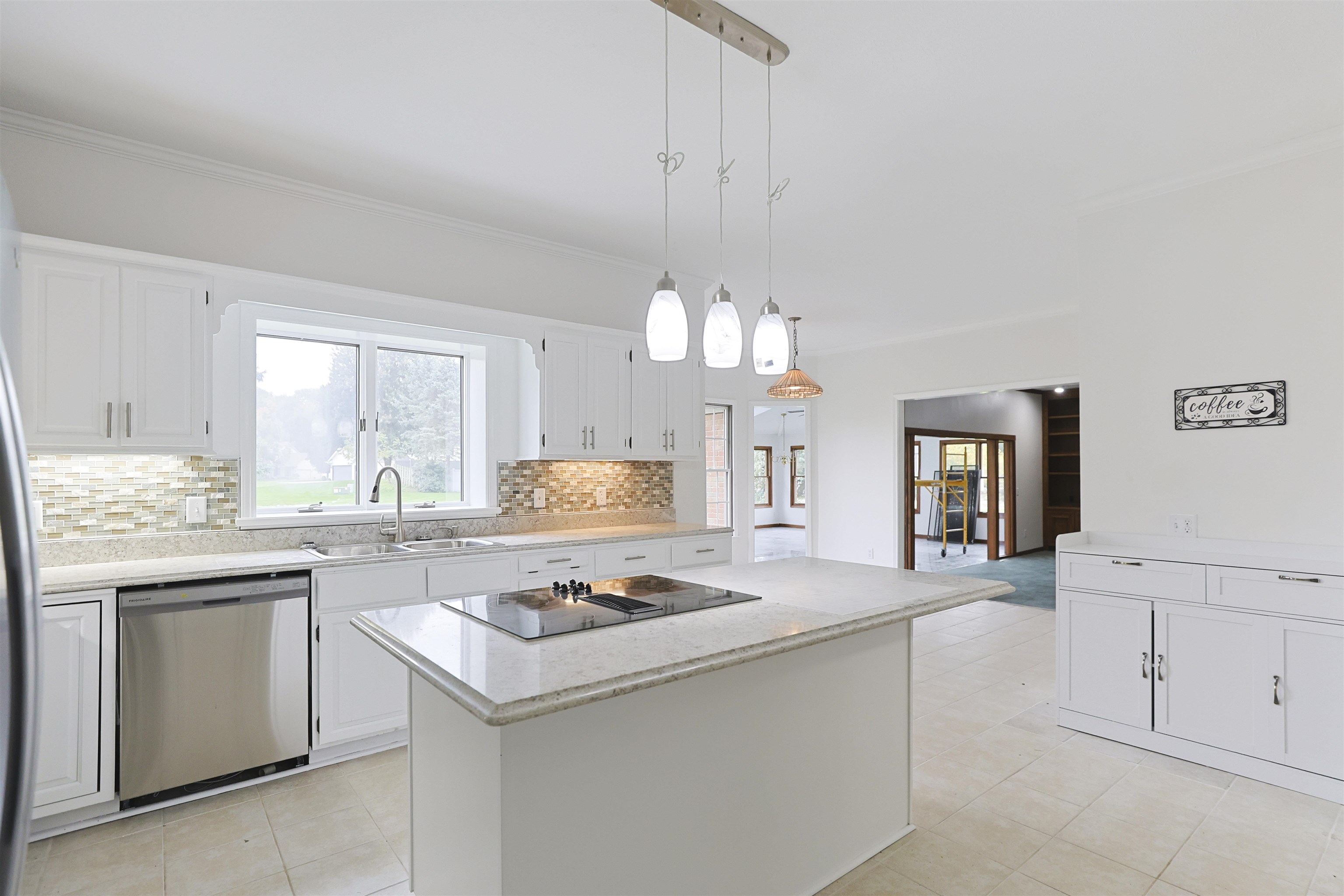 South Bend, Indiana, 46614, United States, 4 Bedrooms Bedrooms, ,4 BathroomsBathrooms,Residential,For Sale,1985327