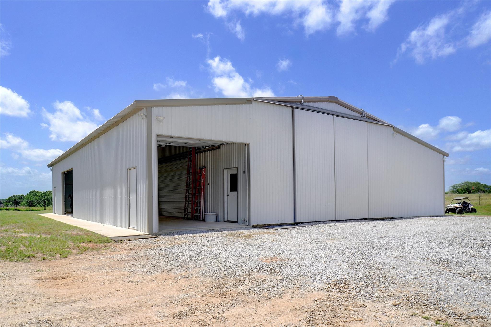 Decatur, Texas, 76234, United States, 7 Bedrooms Bedrooms, ,6 BathroomsBathrooms,Residential,For Sale,1976001