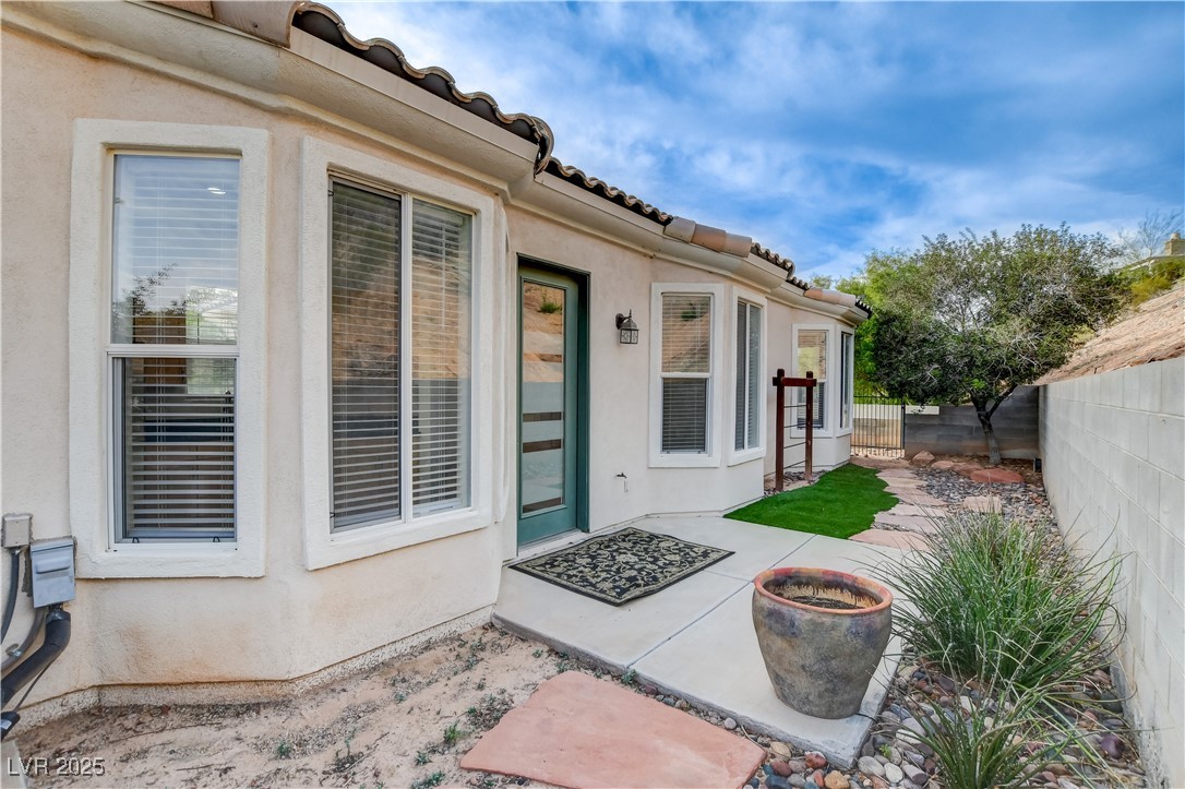 Henderson, Nevada, 89052, United States, 5 Bedrooms Bedrooms, ,4 BathroomsBathrooms,Residential,For Sale,1989374