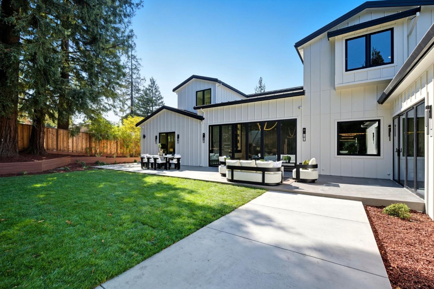 Menlo Park, California, 94025, United States, 6 Bedrooms Bedrooms, ,7 BathroomsBathrooms,Residential,For Sale,1947482