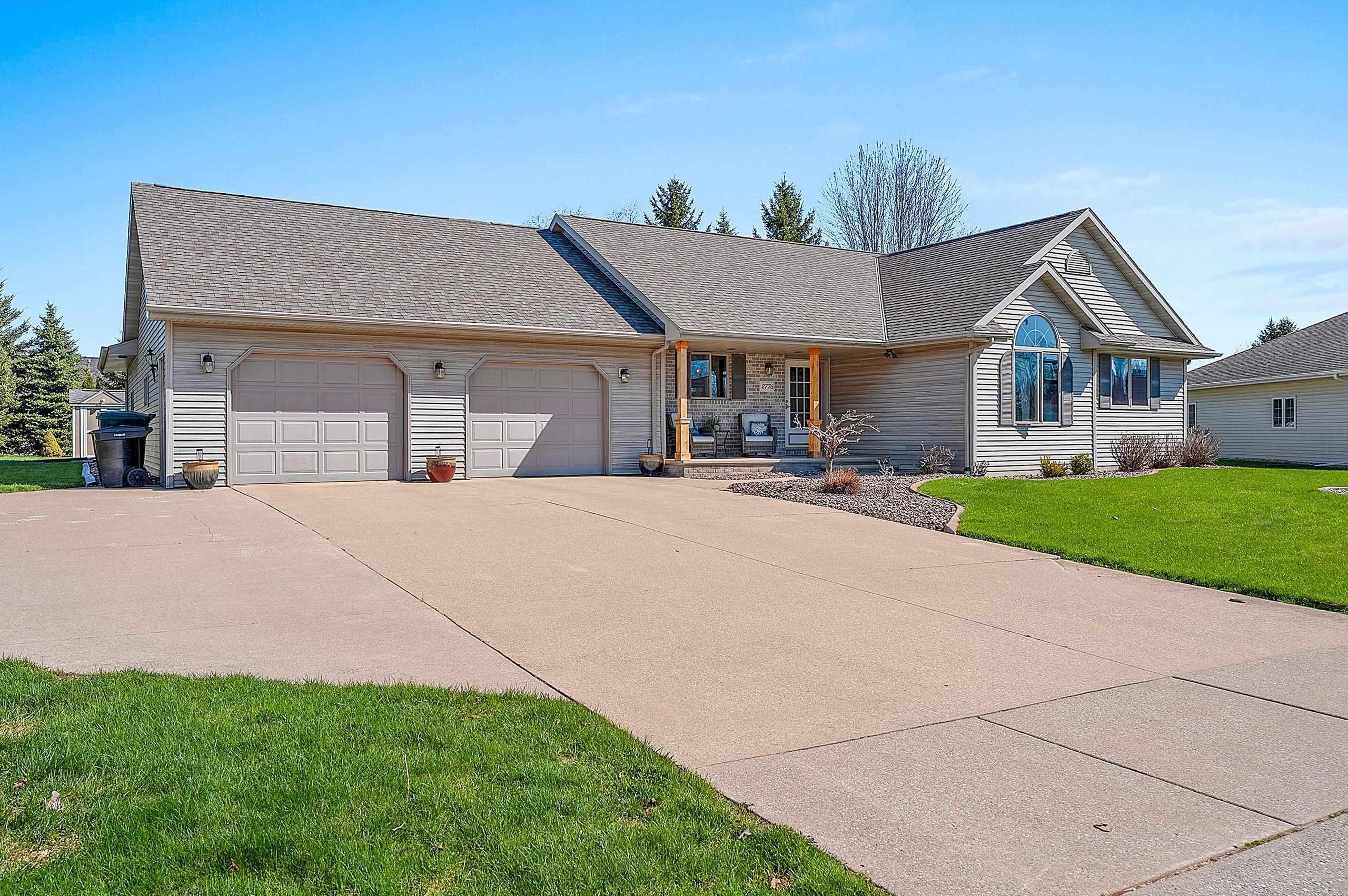 GREEN BAY, Wisconsin, 54313, United States, 4 Bedrooms Bedrooms, ,4 BathroomsBathrooms,Residential,For Sale,2048613