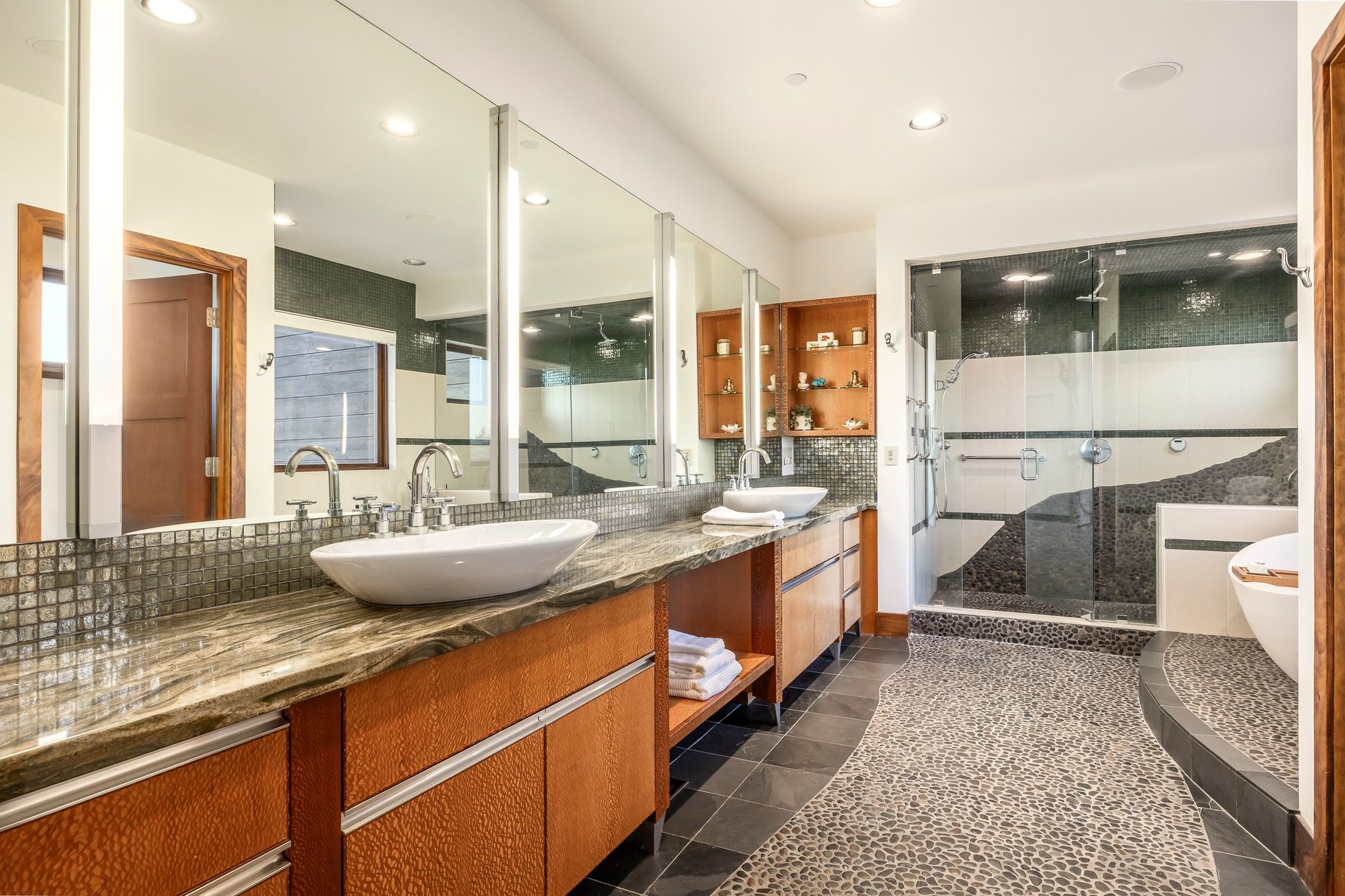  Private Park City Home with Views, Two Offices, and Six-Car Garage - 物件實景