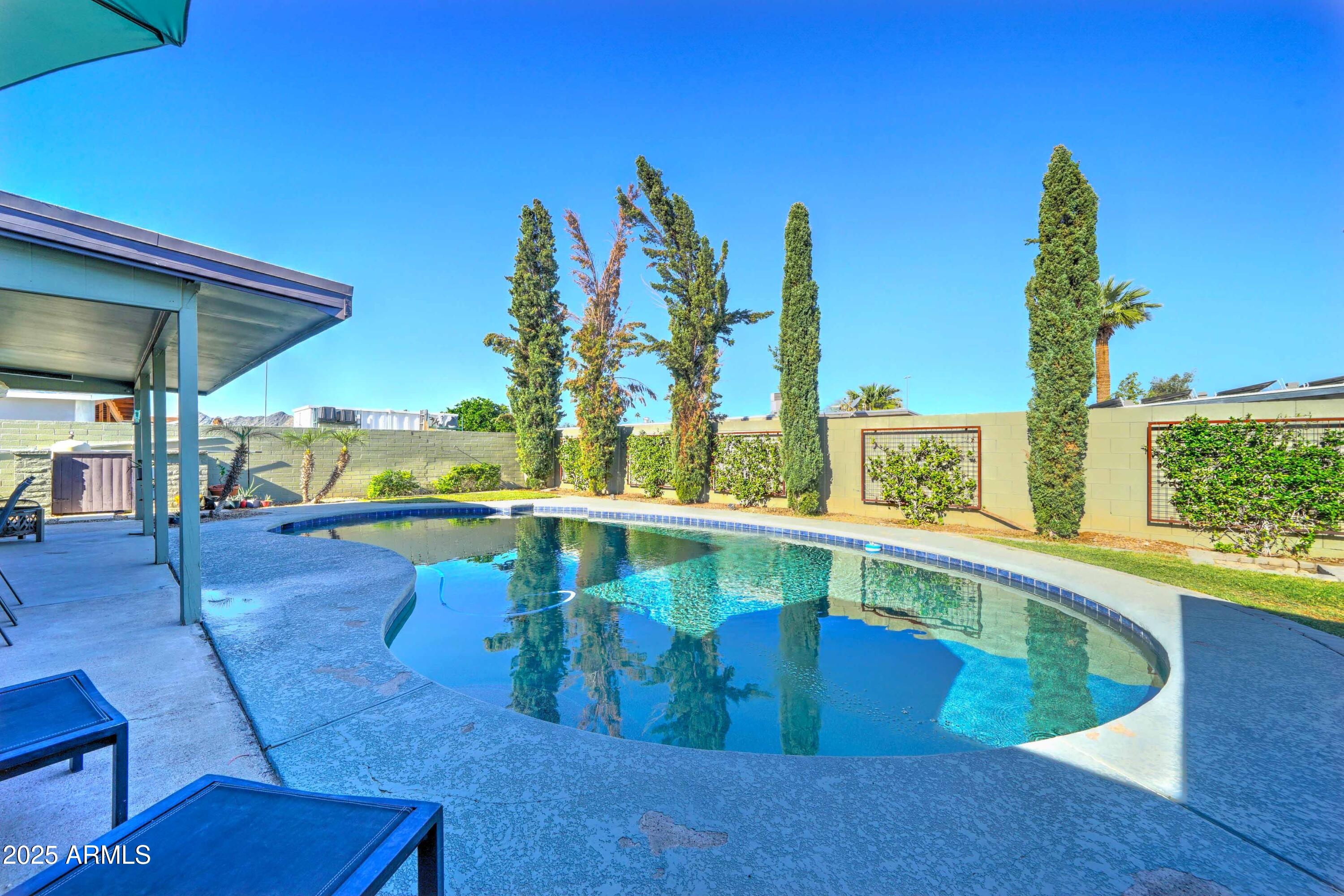 Phoenix, Arizona, 85028, United States, 4 Bedrooms Bedrooms, ,3 BathroomsBathrooms,Residential,For Sale,1989042