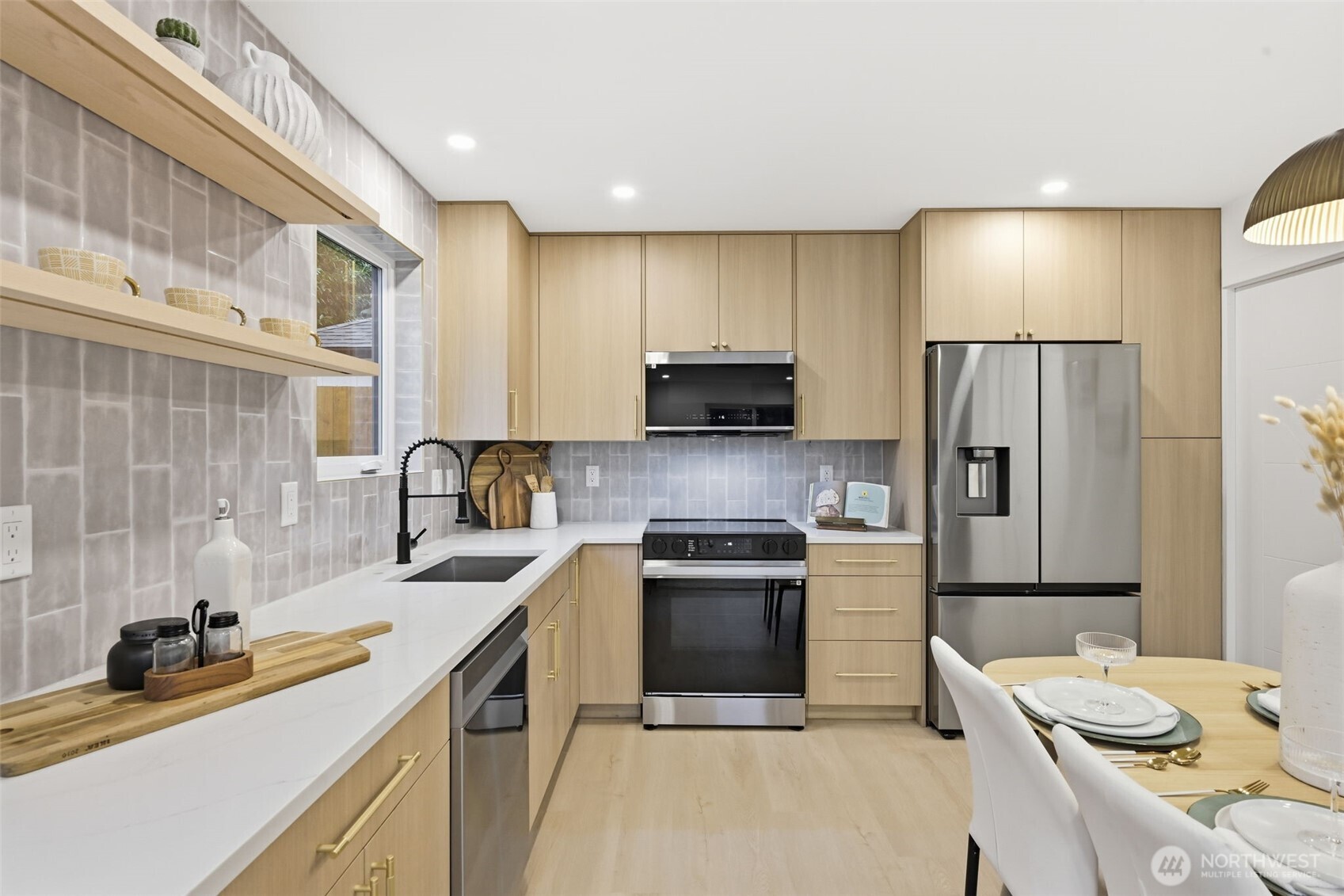 Seattle, Washington, 98133, United States, 3 Bedrooms Bedrooms, ,2 BathroomsBathrooms,Residential,For Sale,1992896