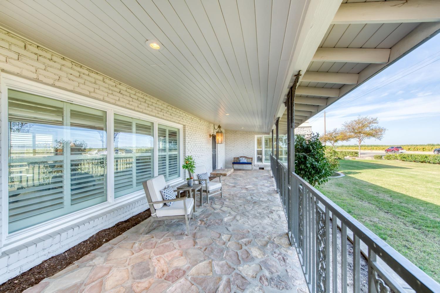 Kerman, California, 93630, United States, 5 Bedrooms Bedrooms, ,3 BathroomsBathrooms,Residential,For Sale,1928392