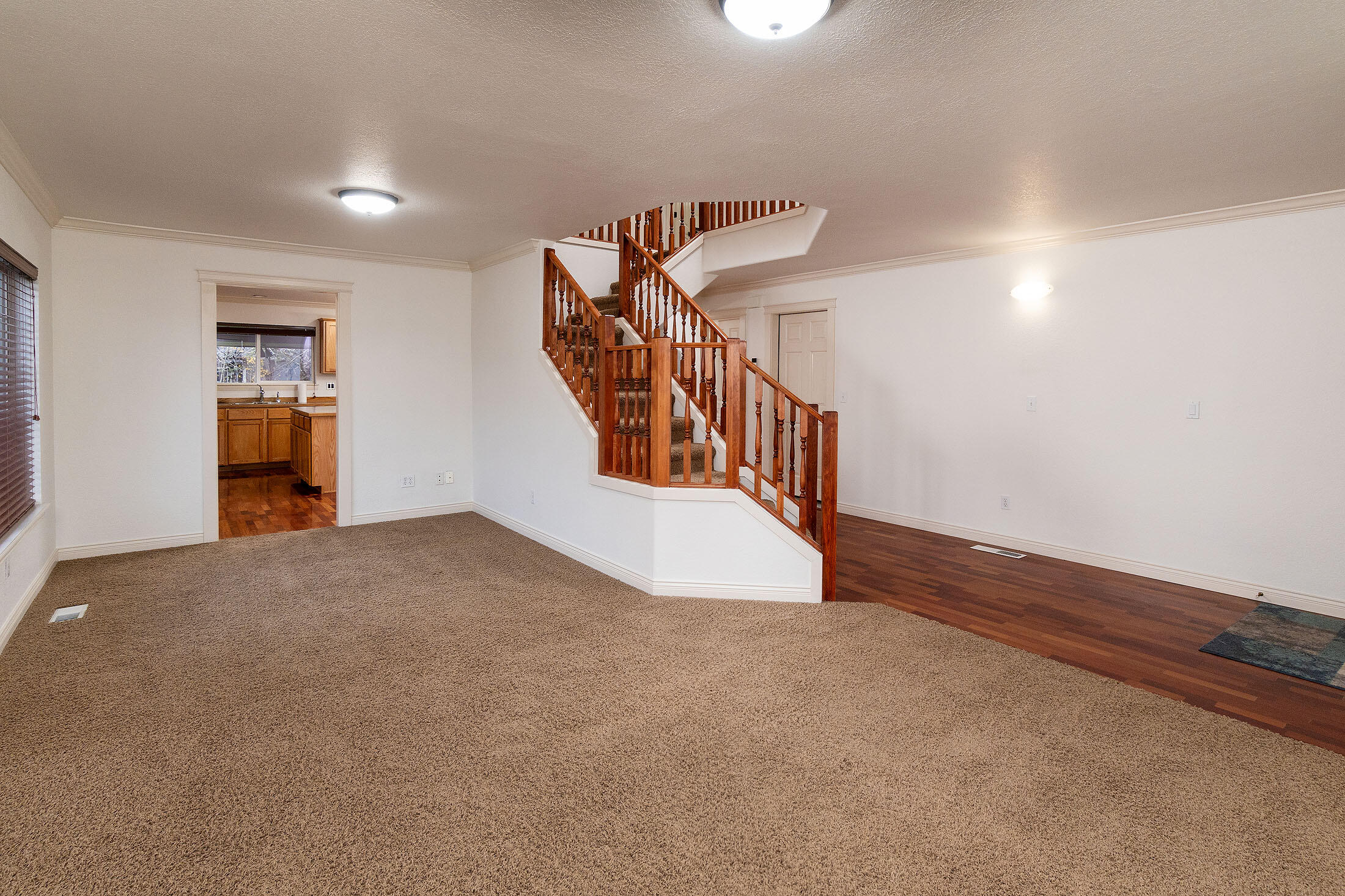 Redmond, Oregon, 97756, United States, 3 Bedrooms Bedrooms, ,3 BathroomsBathrooms,Residential,For Sale,1989039