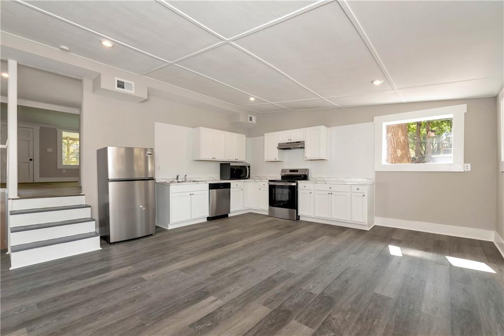 Dawsonville, Georgia, 30534, United States, 2 Bedrooms Bedrooms, ,2 BathroomsBathrooms,Residential,For Sale,1991026