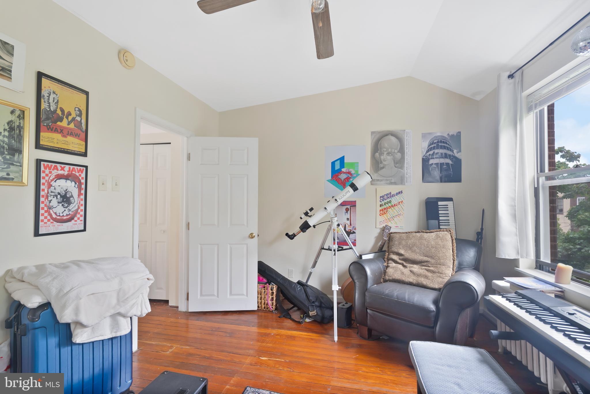 PHILADELPHIA, Pennsylvania, 19147, United States, 4 Bedrooms Bedrooms, ,2 BathroomsBathrooms,Residential,For Sale,1979341