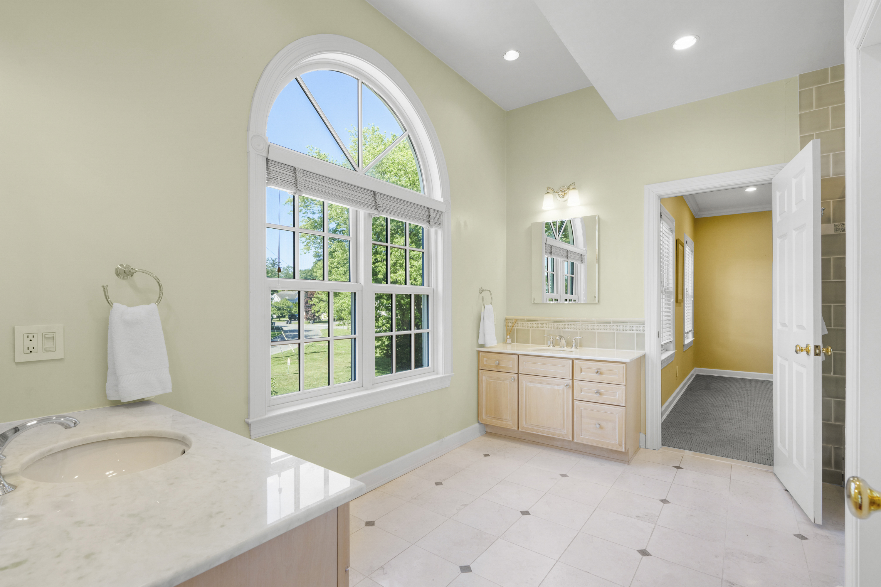  Elegant Larchmont Colonial - 物件實景